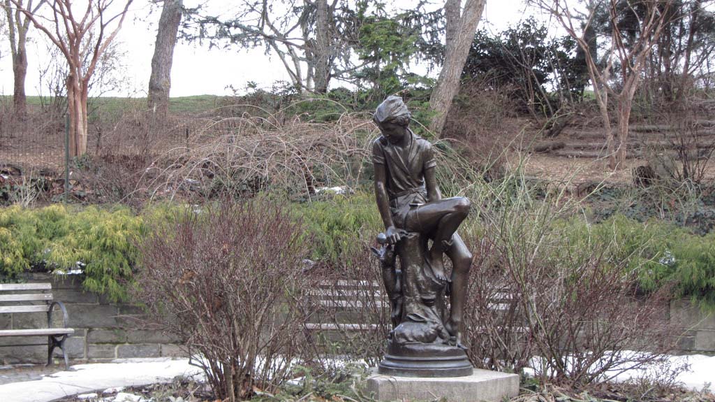 Peter Pan Statue